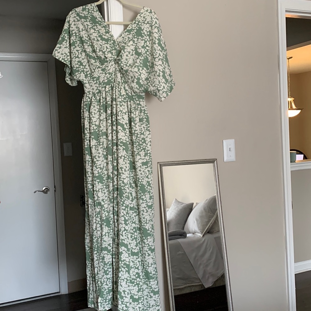 Shein Dress - Picture 2 of 5